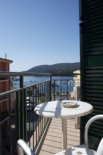 Affittacamere Vista Mare Porto Azzurro Eksteriør billede