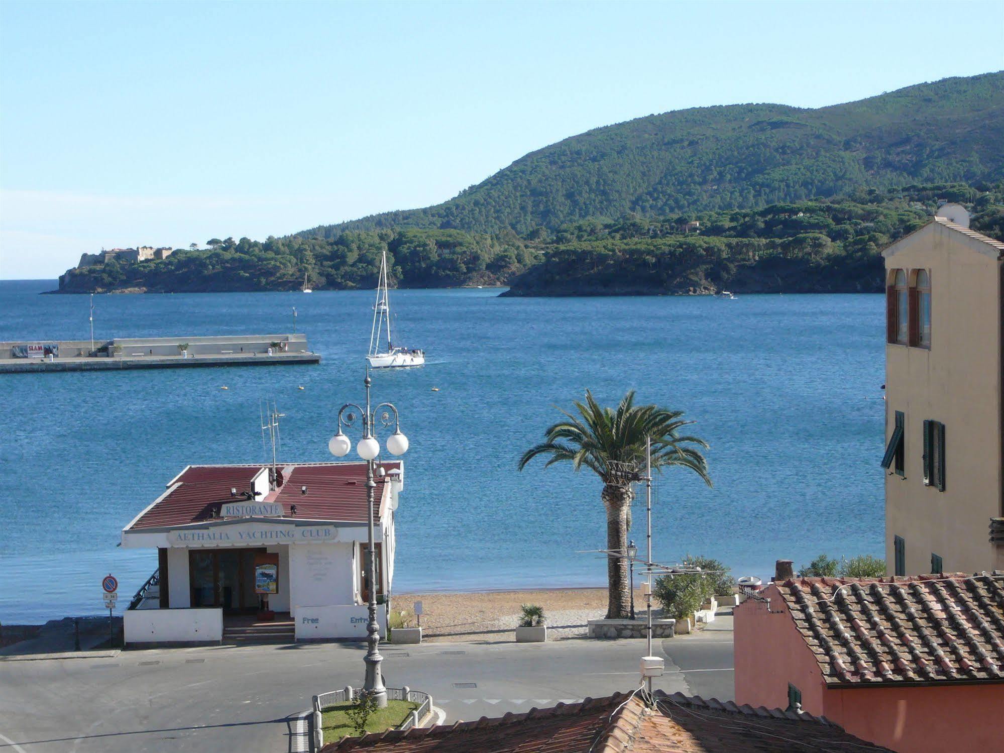 Affittacamere Vista Mare Porto Azzurro Eksteriør billede