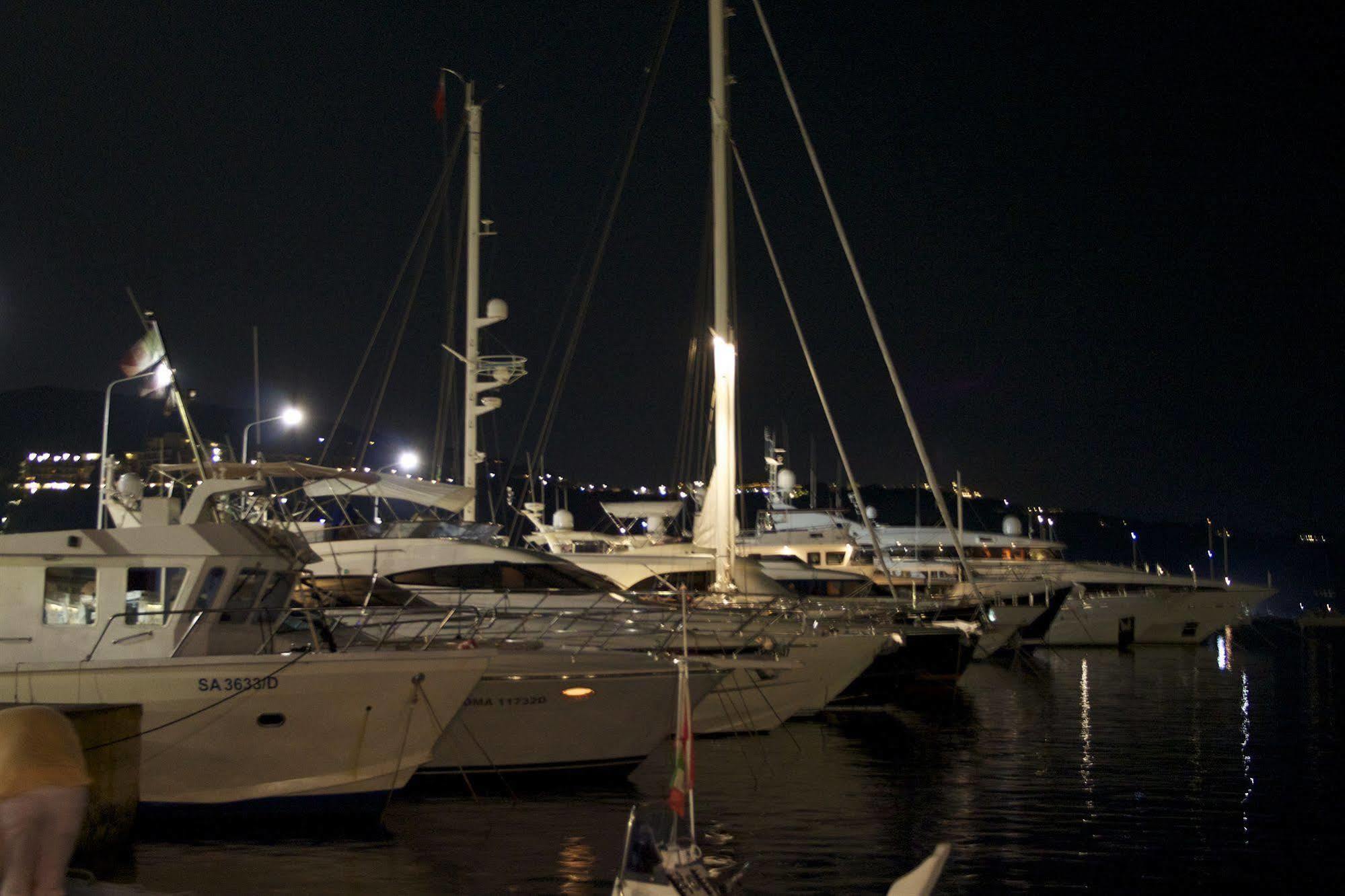 Affittacamere Vista Mare Porto Azzurro Eksteriør billede